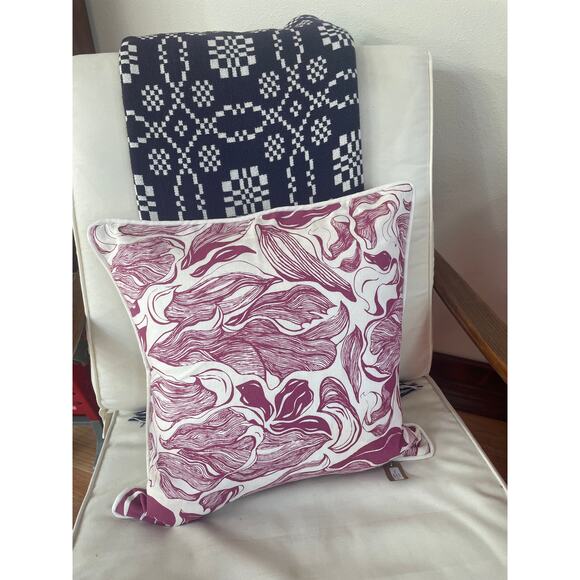 Schoolhouse Throw Pillow Cover, Hand Screen Printed in Portland, NWT - Picture 1 of 4